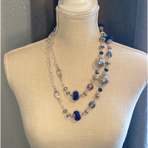 Women’s long chain beaded necklace. - Picture 12 of 17